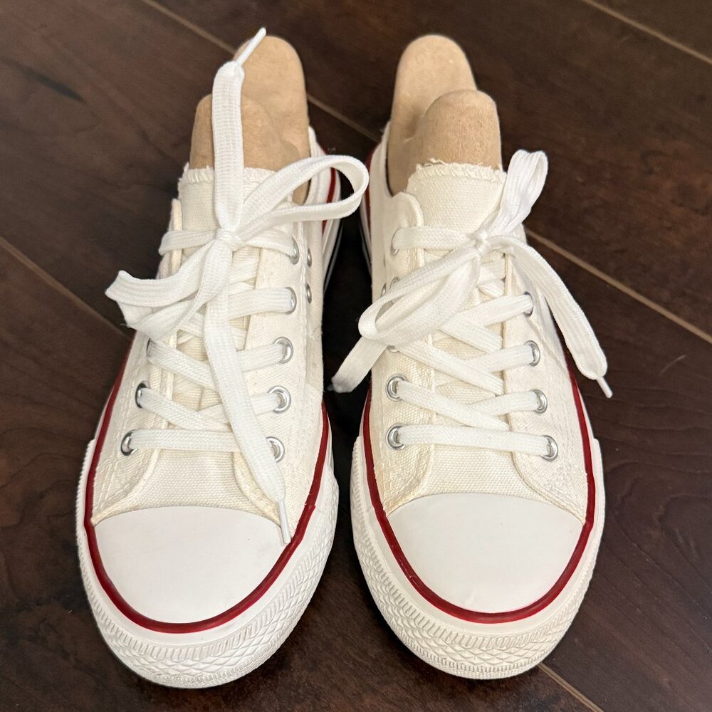 White Converse Slip-On/Mule Tennis Shoes in White Sz. 9 Womens